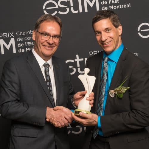 President Lloyd from Tripar accepts The Prix Estim 2017 Award for Best Exporter