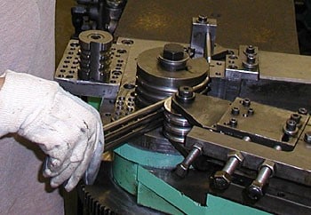 Bending equipment for metal tubes