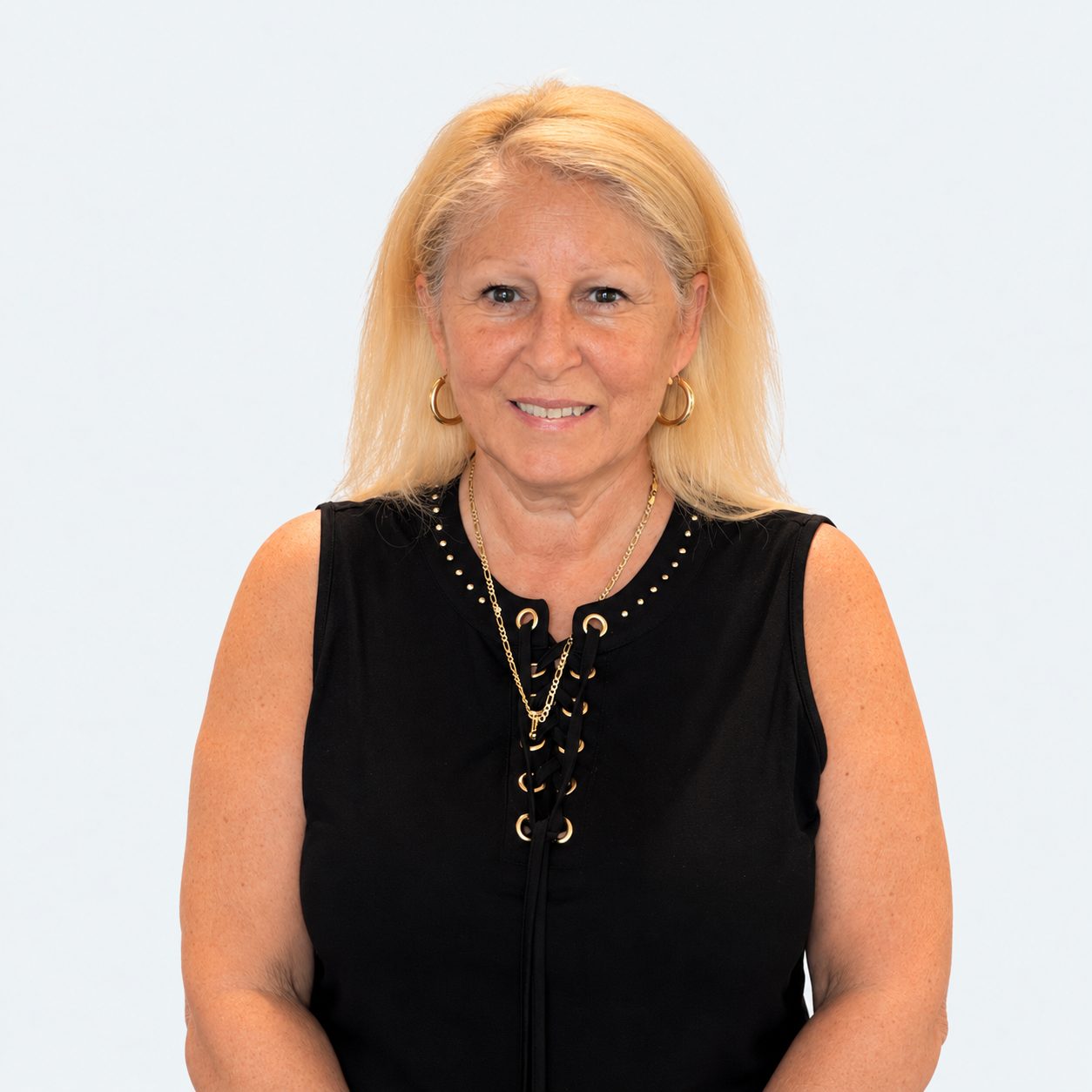 Anny De Leto, Accounting